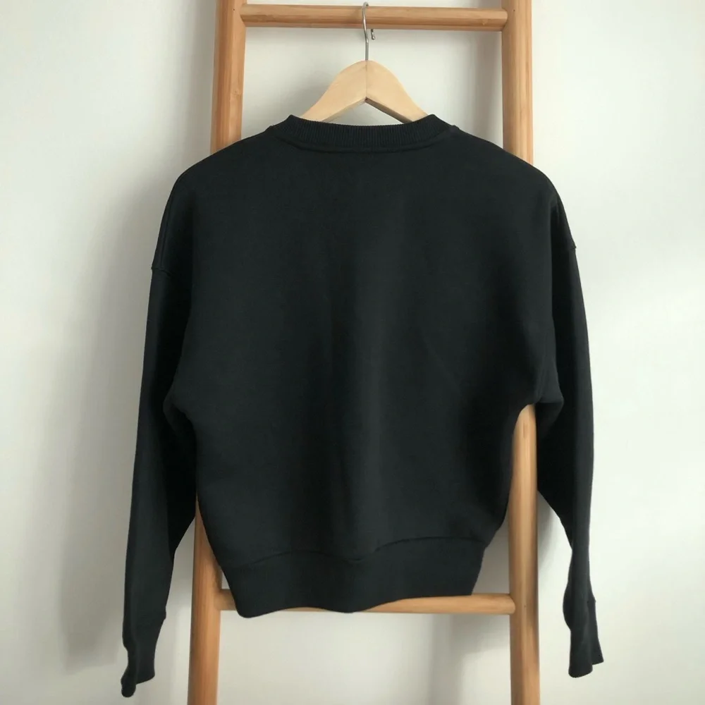 Everlane Cropped Black Crewneck Sweatshirt - Picture 2 of 4